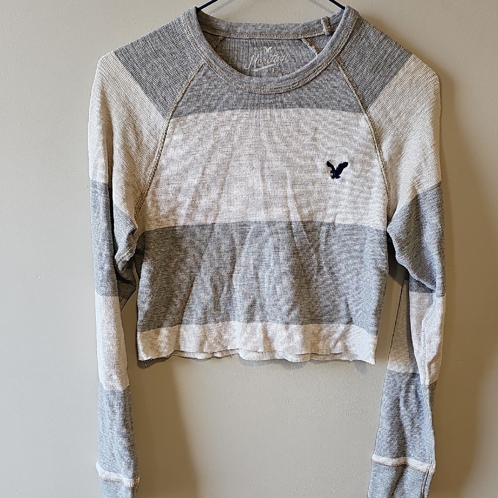 Hollister Xs Gray and Cream Striped Crop Top